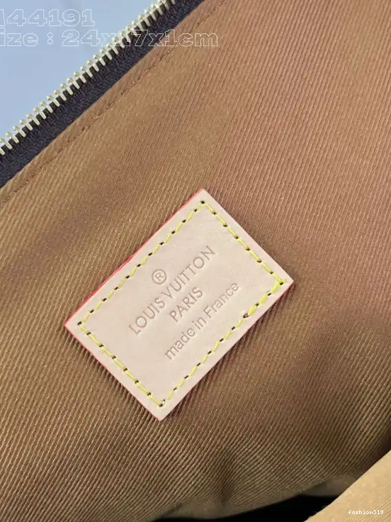 LOUIS POCHETTE JOUR-24*17*1cm VUITTON 0404